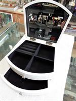 חריטה בלייזר - על קופסת תכשיטים