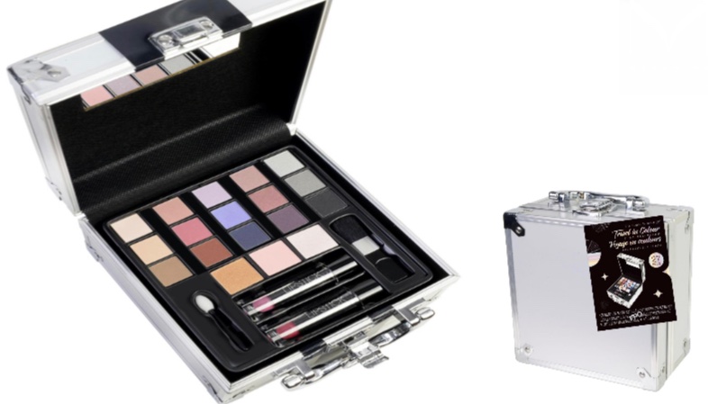 מזוודת איפור קטנה