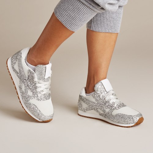 סניקרס נימיל