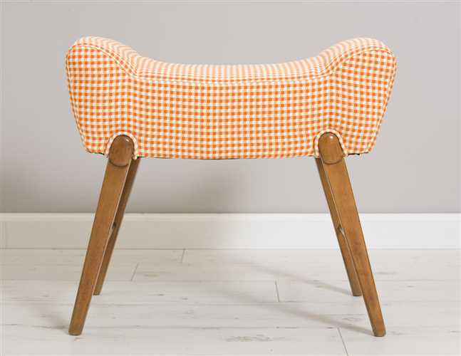 שרפרף וינטג' בבד פיפיטה