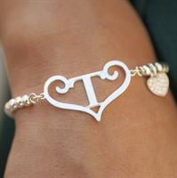 צמיד לב עיטורים ואות