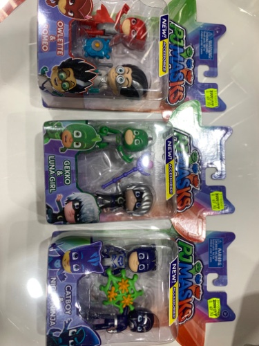 סטים של דמויות כח פיג’י