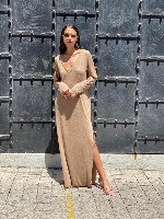 שמלת V גזורה