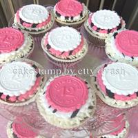 תבליט בת מצווה 12 מזל טוב - מסגרת עגולה ומסולסלת מתאים לשוקולד ולבצק סוכר מחודש