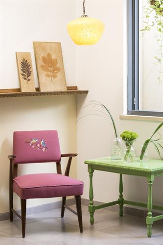 כורסאת וינטג' רקומה - ציוץ ציפורים