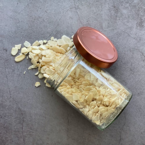 שקדים מולבנים פרוסים – 250 גרם