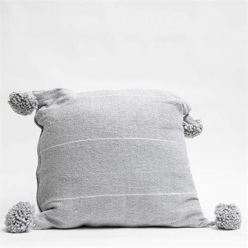 כרית פונפונים