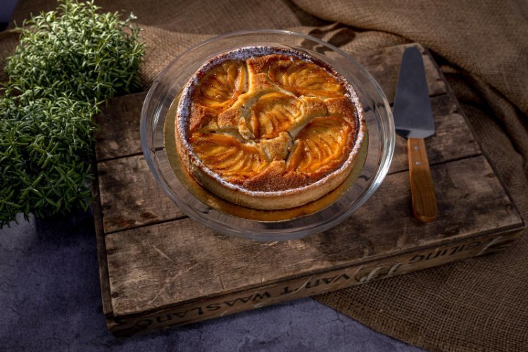 פאי אגסים וקרם שקדים