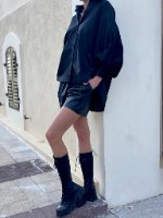 מכופתרת ברוני