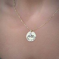 שרשרת פלטה עגולה חריטה + חמסה משובצת דגם LA225