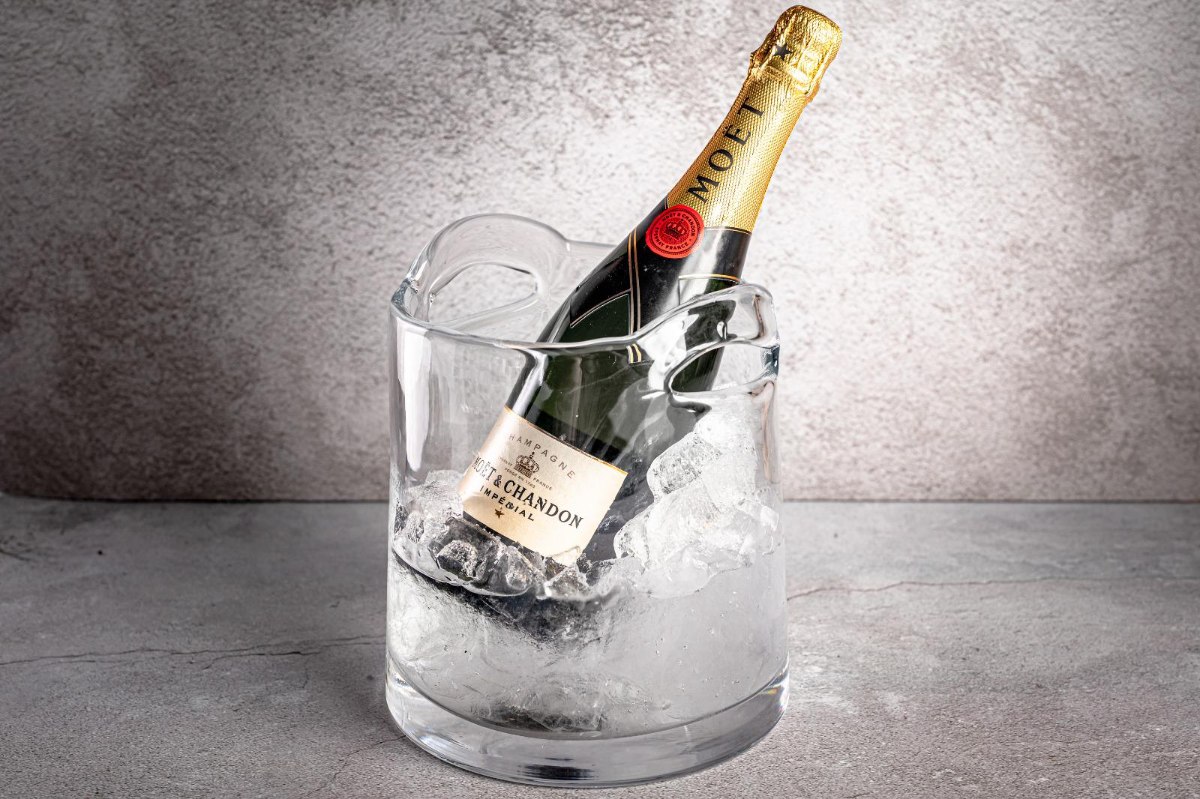 שמפניירה זכוכית שקופה