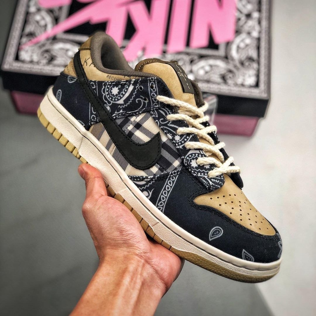 dunk low travis