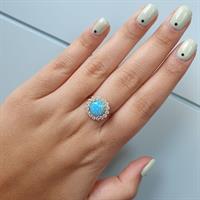 טבעת זהב 14K משובצת זרקונים ואבן אופל (לבחירה)