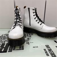 מגפון young טרקטור בצבע לבן, 7 חורי שרוך