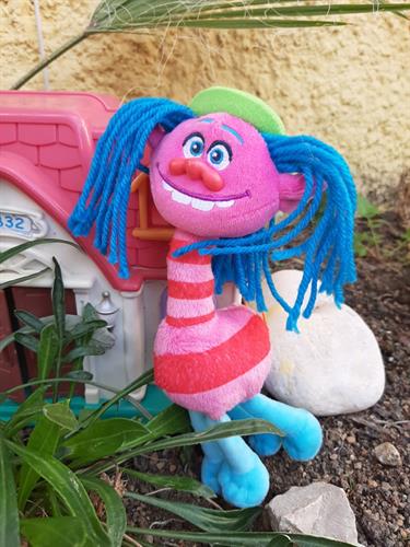 טרולית מצחיקולה וצבעונית רכה