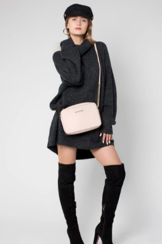 שמלת סריג קייט  שחור/לבן