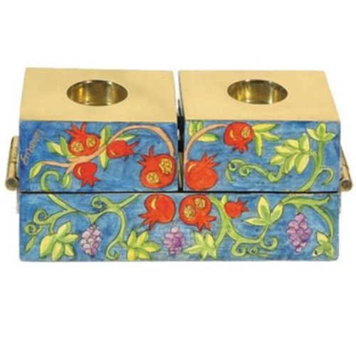 חנוכיה + נרות שבת מעץ דגם רימונים