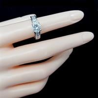 טבעת כסף משובצת זרקון סוליטר 7mm  ואבני זרקון בצדדים RG5574 | תכשיטי כסף | טבעות כסף