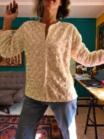 ג'קט פאייטים בצבע שמנת מידה L/XL