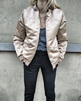 מעיל בומבר עור פודרה