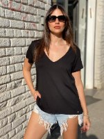 V בייסיק שרוול קצר