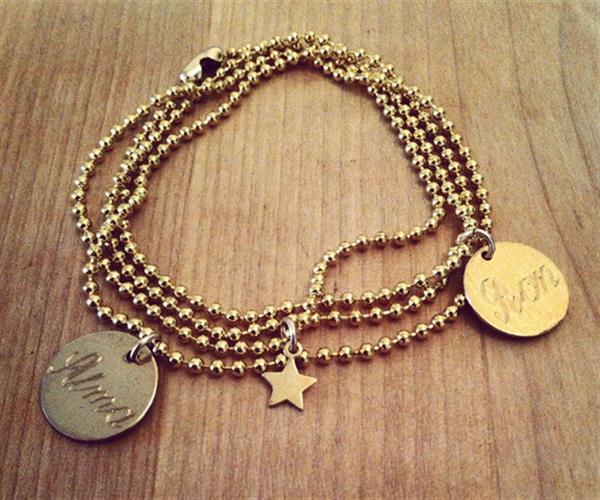 צמיד מתלפף עם תליונים בחריטה אישית עשויה גולדפילד או כסף