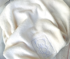 שמיכה לתינוק, שמיכה לעריסת תינוק, שמיכה לתינוק צבע שמנת, שמיכת פליז רכה לתינוק, שמיכה לתינוק עם הדפס דובי