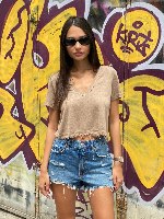 טישרט V גזורה בטן