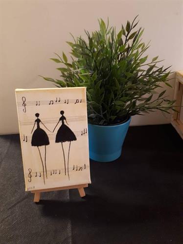 רקדניות בשחור