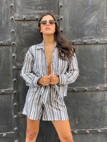 חליפת מכופתרת פשתן פסים