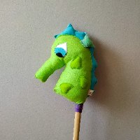 סוסון ים על מקל בצבע ירוק