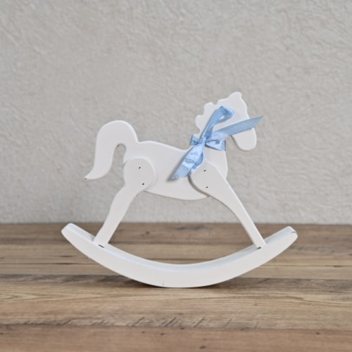 סוס נדנדה קטן לנוי