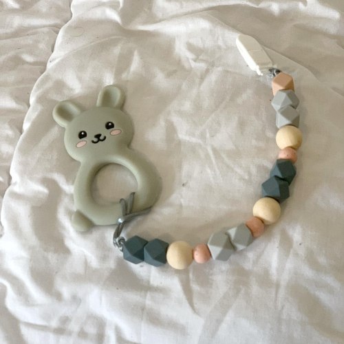 מחזיק מוצץ + נשכן  לבחירה - דגם נורדי ורוד פודרה