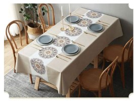 מפות שולחן מעוצבות דוחות כתמים