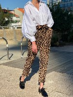 מכופתרת ברוני