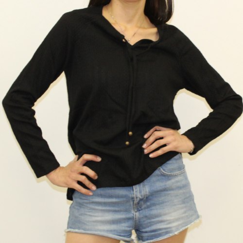 חולצה V רגלן סרט קשירה שחור