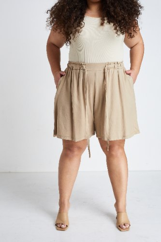 מכנסיי ג׳יה בז׳ דובאי