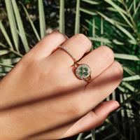 טבעת זהב 14K משובצת אבן אמרלד ויהלומים 0.65 קראט