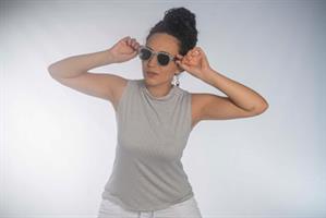 חולצה חצי גולף ללא שרוול