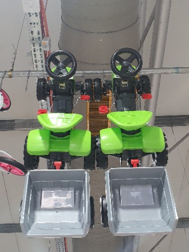 טרקטור עם פדלים לילד