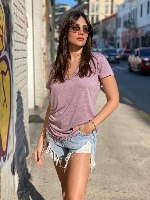 טישרט V גזורה