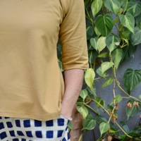 חולצה מדגם אנה בצבע חרדל בהיר