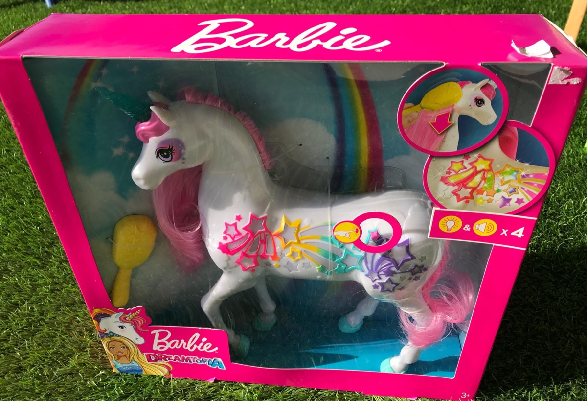 סוס פוני של ברבי מנגן ומאיר