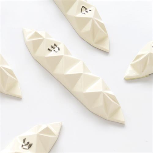 בית מזוזה M אוריגמי לבן ש' כסף