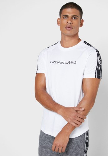 טי שרט גברים CALVIN KLEIN צבע לבן LOGO