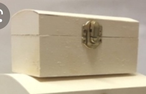 קופסת עץ קטנה מעוגלת