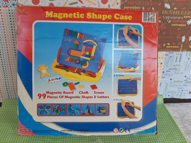 לוח מגנטי  ליצירת דגמים ולציור