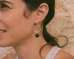 E-11 עגילי כסף בשילוב אבן אוניקס שחורה