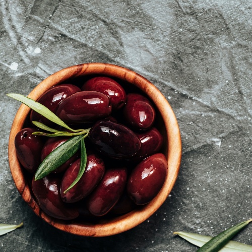 זית קלמטה ענק 200 גר׳ – חיים רפאל