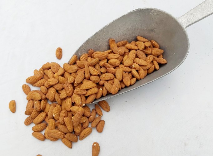 שקד טבעי ישראלי 1 ק"ג